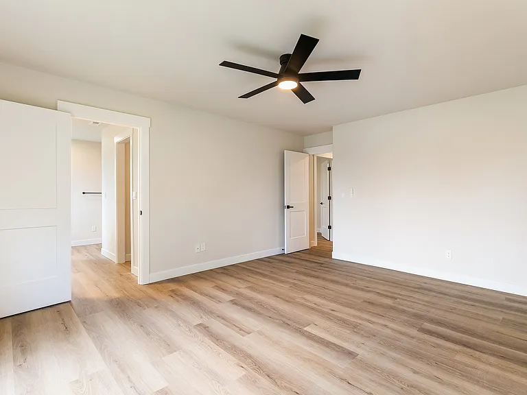 3815 Del Bonita Way — Photo 17