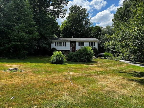 3rd image of 4 Mary Phyllis Ln