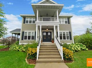 1701 Bellewood Dr, Waunakee, WI 53597