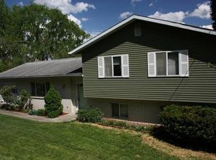 295 Meadow View Ln, Morgantown, WV 26508