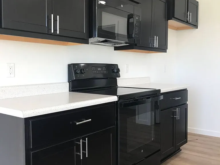 1062 W Holly St — Photo 7