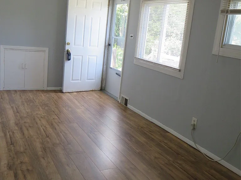 3 Elgar St #UPPER FLOOR — Photo 8