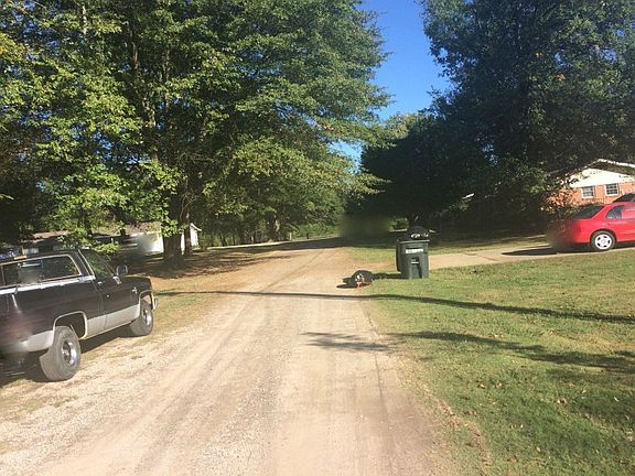 5th image of 3822 Martin Ln