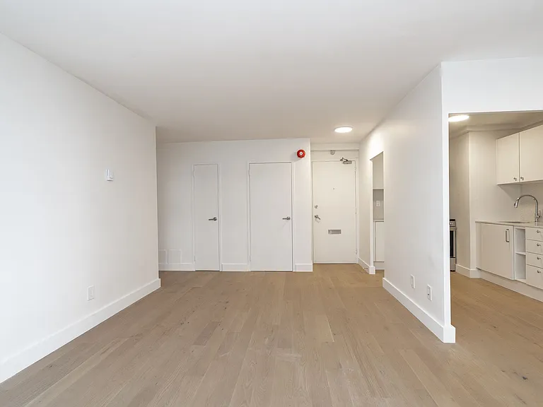 188 Jameson Ave — Photo 15