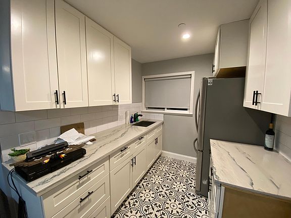 2nd image of 3722 Page St #B