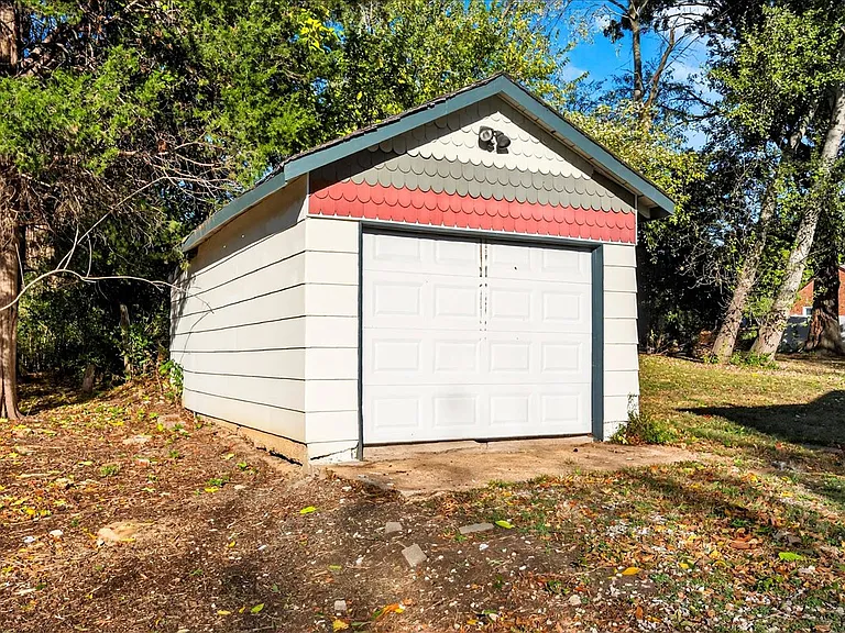 8619 Mackenzie Rd — Photo 29