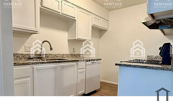 101 N Bugle Dr — Photo 3