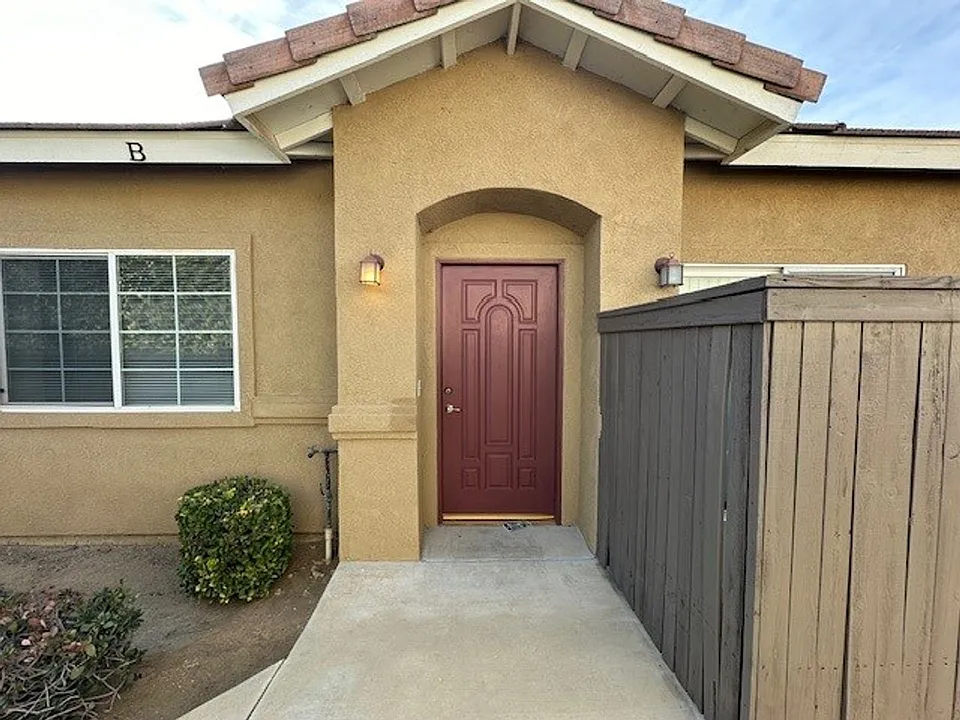 706 Orchid Dr