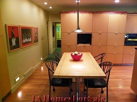 Eat-in kitchen