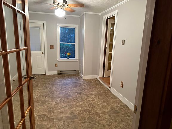 5th image of 26 Burnham Woods Circle