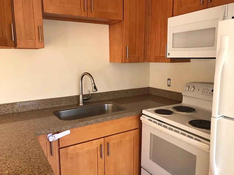 9910 Lake Washington Blvd NE — Photo 5