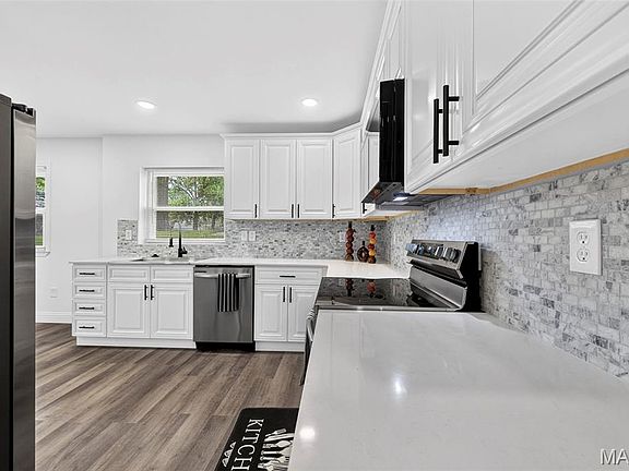 5th image of 732 Hubert Dr