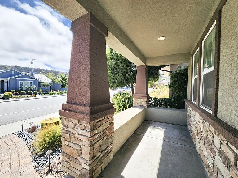 1655 Claremont Dr — Photo 46