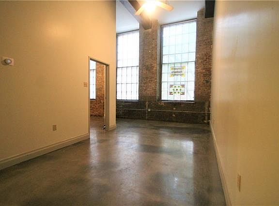 4th image of 920 Poeyfarre St APT 130