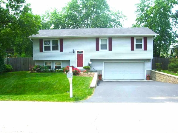 20558 N Clarice Ave, Prairie View, IL 60069