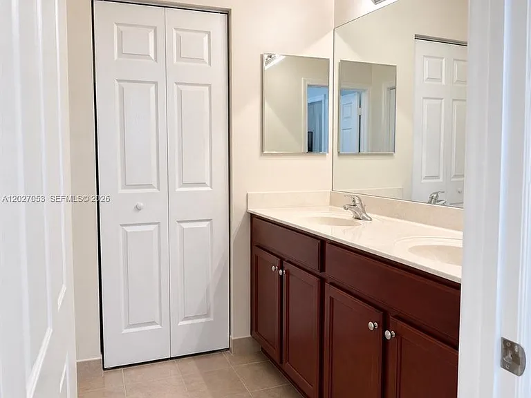 165 Emerald Creek Ter #165 — Photo 17