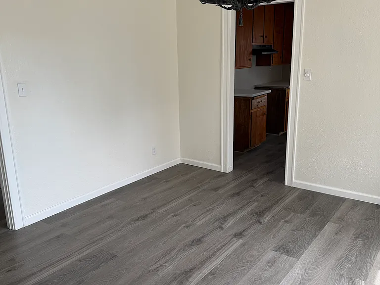 3239 N Mountain View Ave — Photo 11