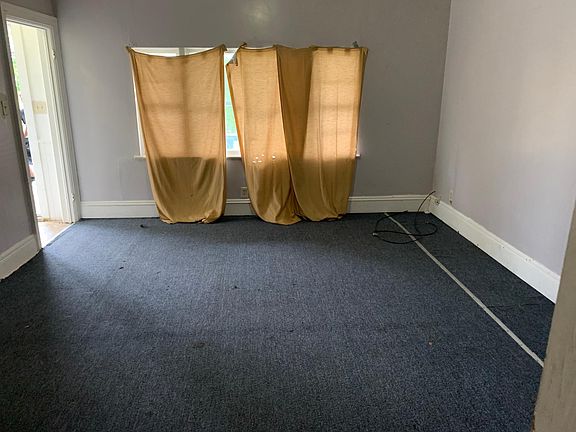 4th image of 24 Houghton Ave