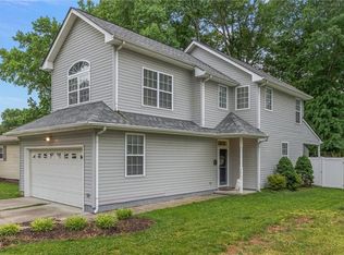 245 Gimbert Dr, Virginia Beach, VA 23452