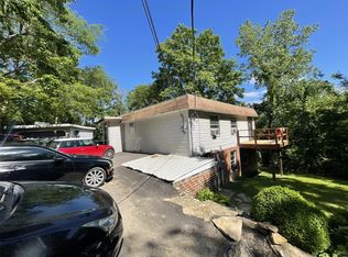 898 Mountain Trl, Fenton, MO 63026