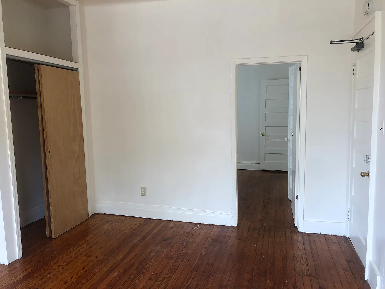 4 bed, 1200 sqft, $3,499 — Photo 2