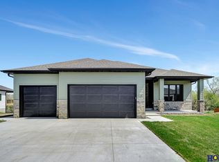 540 Eloise Ave, Lincoln, NE 68520