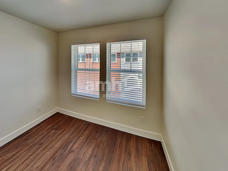 11026 S Trocadero Ave — Photo 12