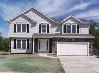 1475 Evergreen Dr, Lake View, NY 14085