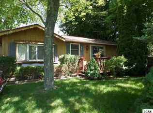 677 Williams Ct, Manitou Beach, MI 49253