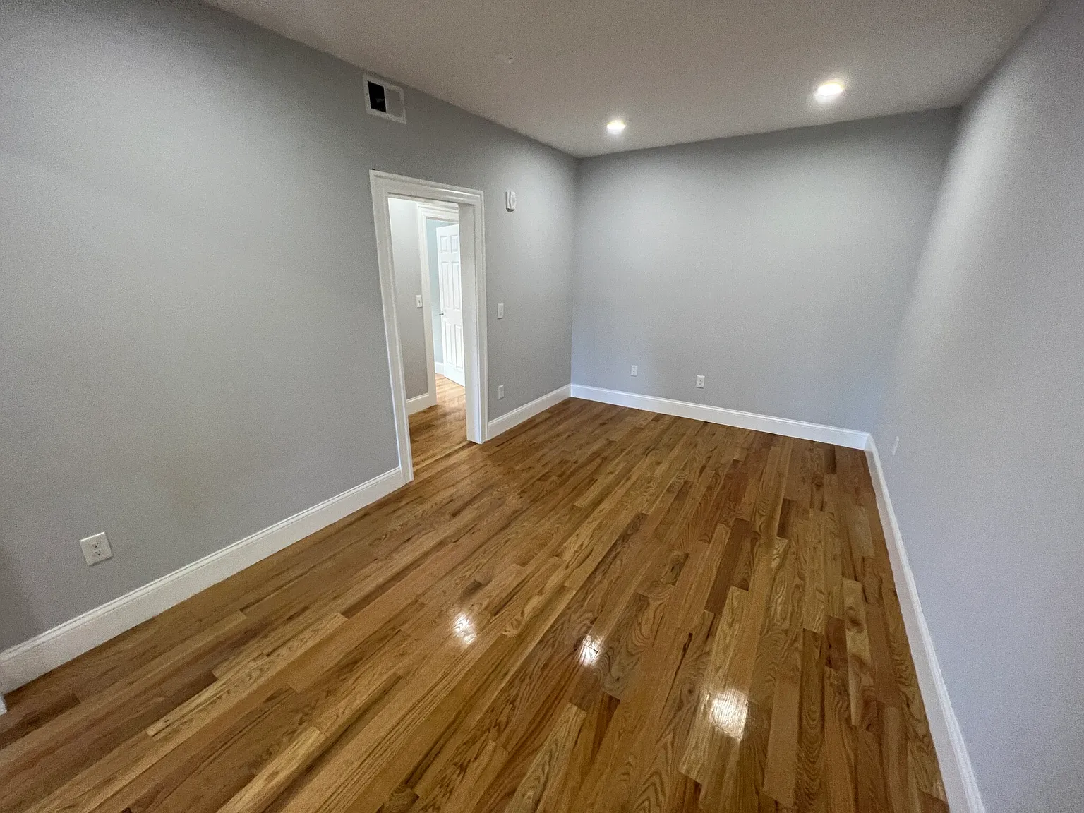 372 Oxford St - 4 — Photo 4