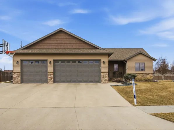 5539 Sunflower Ln S, Fargo, ND 58104