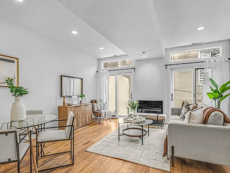 2557 E Seltzer St — Photo 6