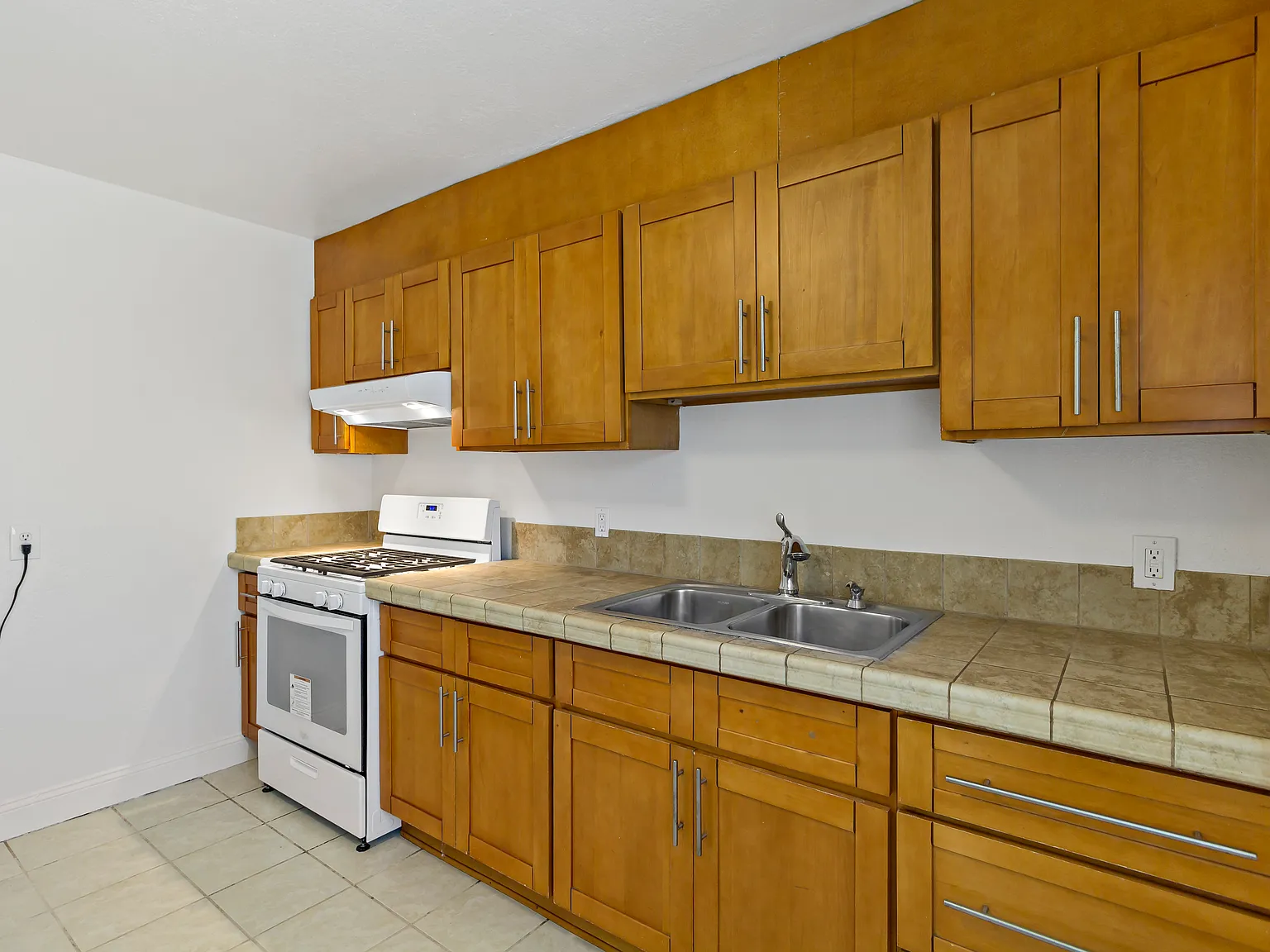 2 bed, $2,100 — Photo 1