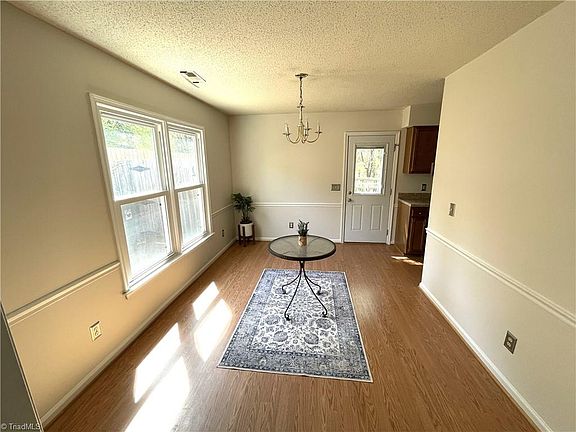 4th image of 4507 Eagle Rock Rd