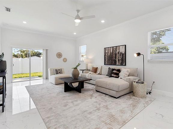 3rd image of 3921 Myra Ave