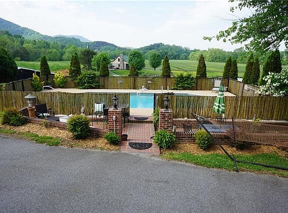2nd image of 2577 Cedar Rock Cir