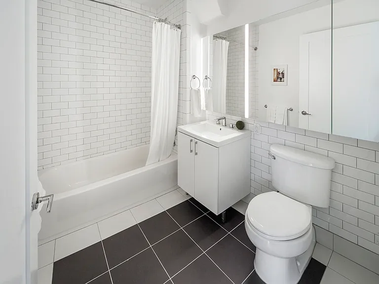 70 Pine St #1103 — Photo 9