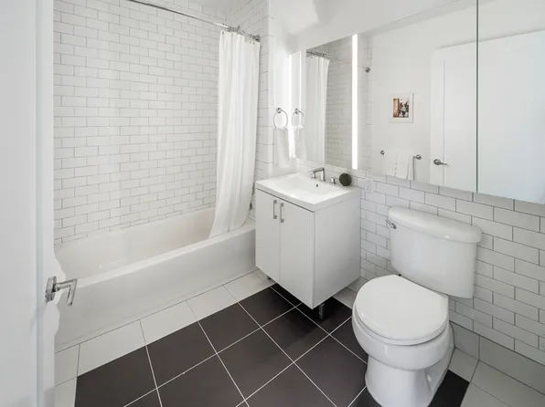 70 Pine Street image 6 of 23