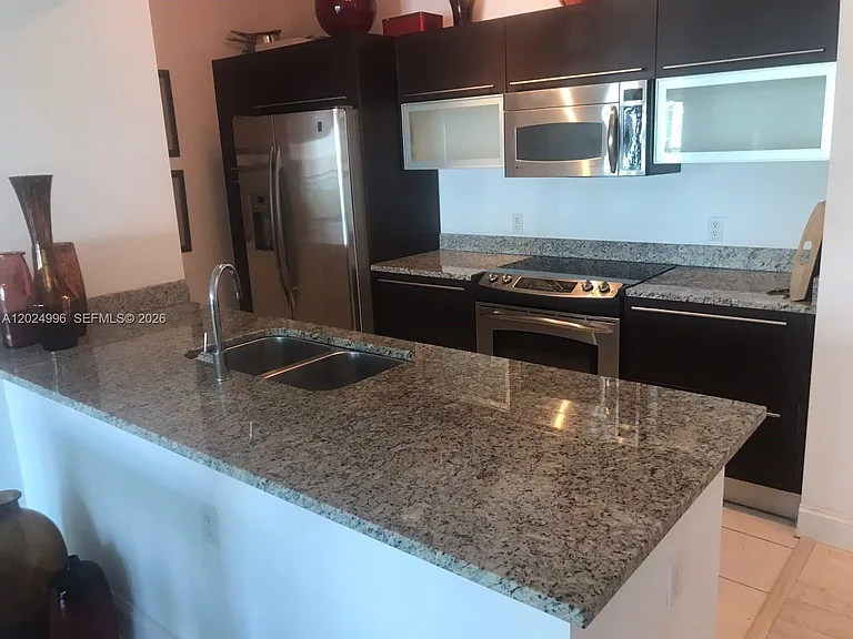 950 Brickell Bay Dr #2000 — Photo 11