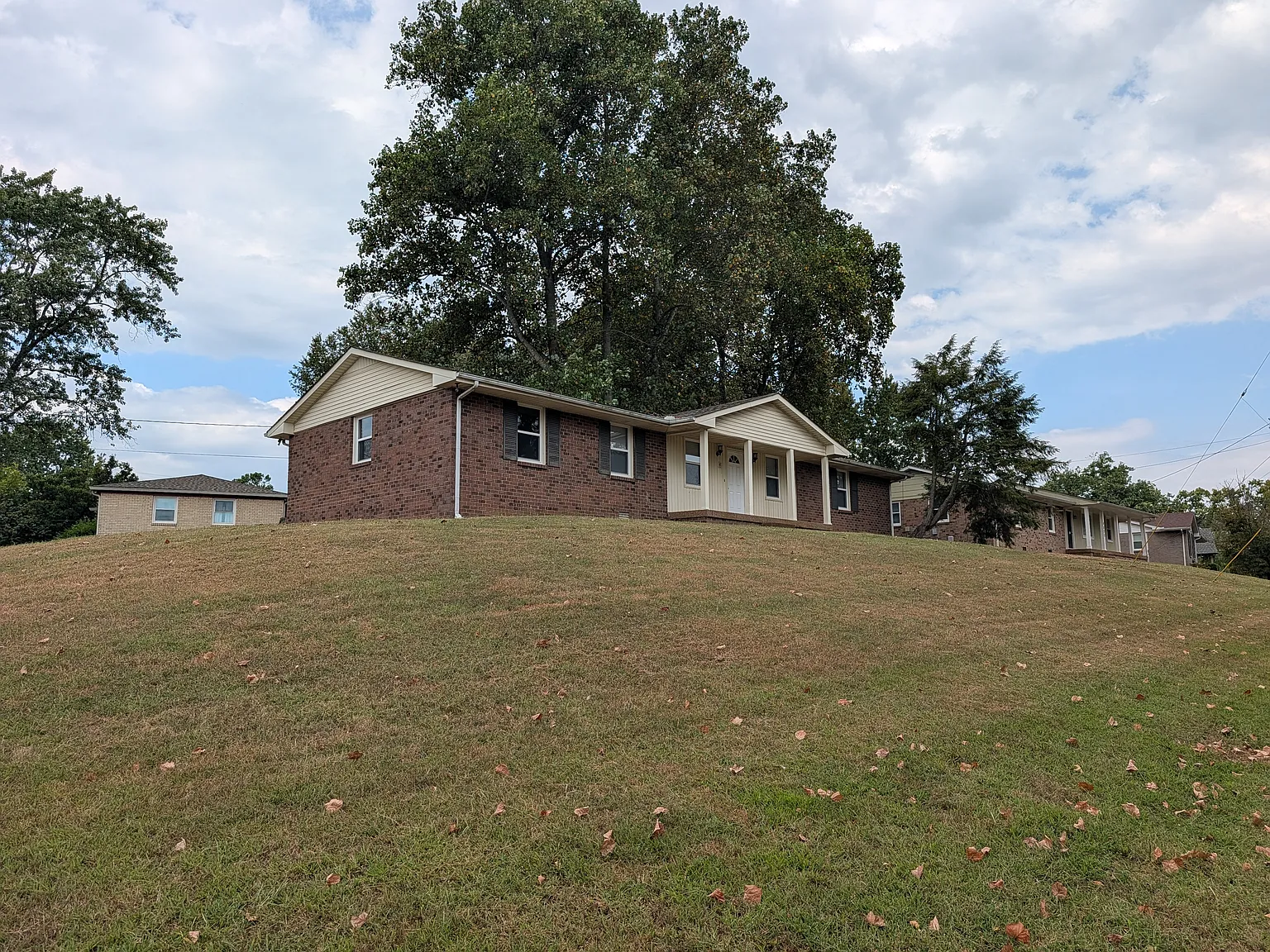3 bed, 1300 sqft, $2,200 — Photo 2