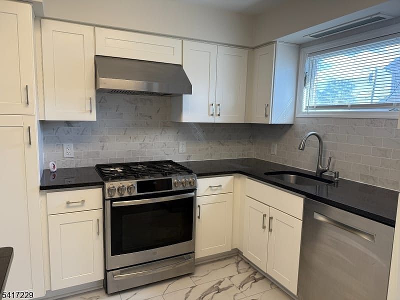 1st image of 475 Boulevard