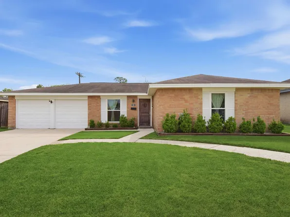 3131 Fern Rock Dr, La Porte, TX 77571