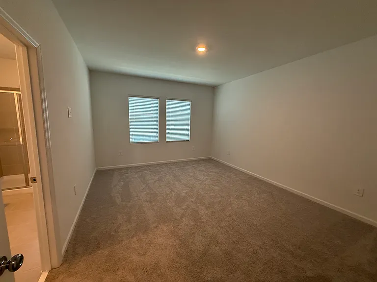 3151 Kurtz Ter — Photo 9
