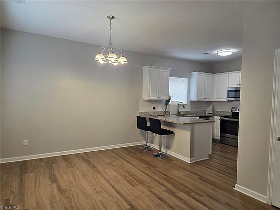 4th image of 1806 Franklin Ave