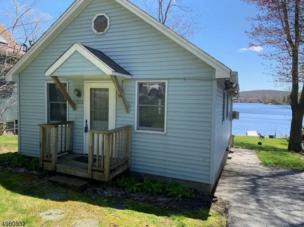 703 Lake Shore Dr, Hewitt, NJ 07421
