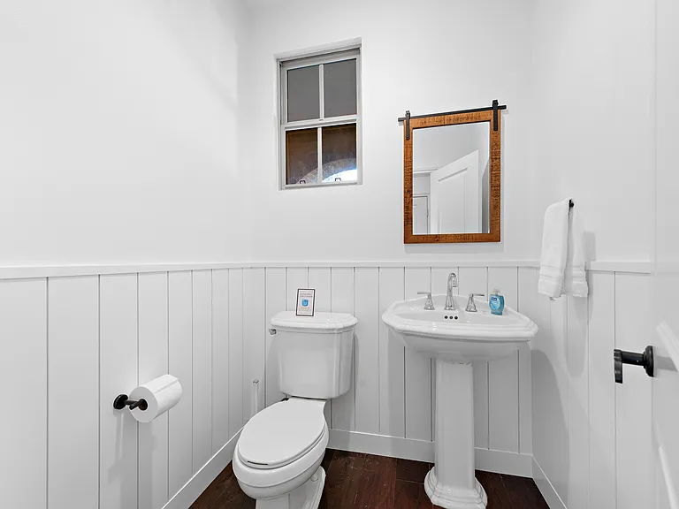 1 Julia St — Photo 22