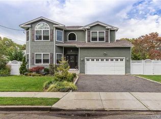 7 Pittsburgh Ave, Massapequa, NY 11758