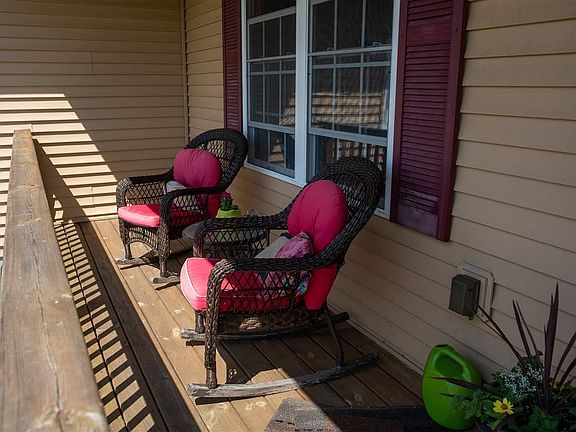 4th image of 2085 S Country Ln