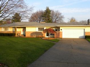 1400 Shady Lane Dr, Owosso, MI 48867
