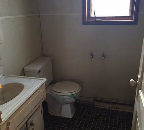 3rd image of 307 W South St